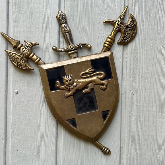Vintage cast metal (brass?) shield wall hanging. Circa 1966. - Picture 7 of 7